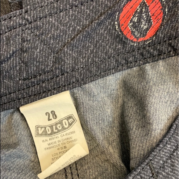 Volcom Shorts Size 28 - Picture 11 of 13